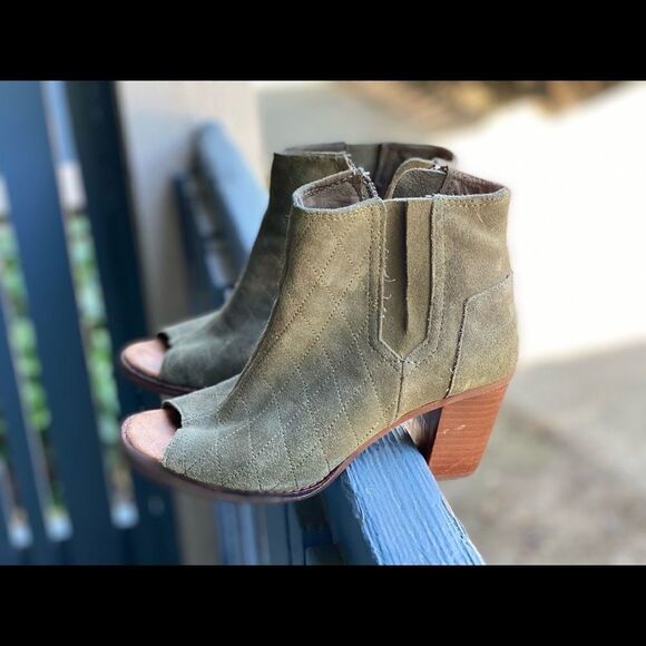 Toms Women's Open Toe heels GreenSz 6 - Picture 1 of 10